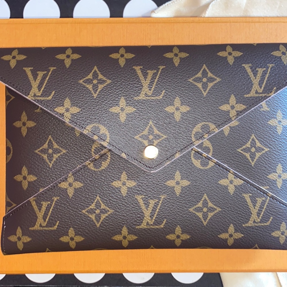 LOUIS VUITTON Monogram Large Kirigami Pochette - Picture 2 of 7